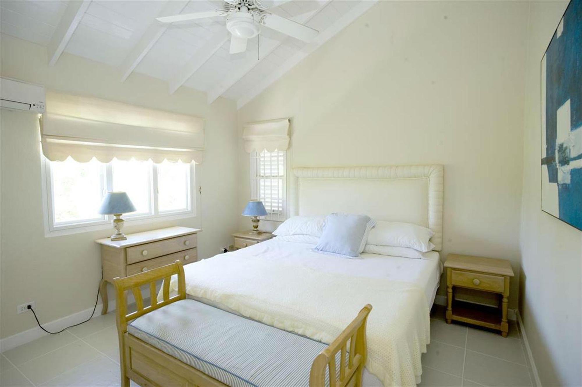 This Enchanting 3 Bedroom, 2 Bathroom Townhouse Is Nestled Mere Moments Away Fro Saint James Ngoại thất bức ảnh